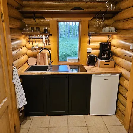 Jaeneda Safari Puhkemajad Korvekula (Tapa)